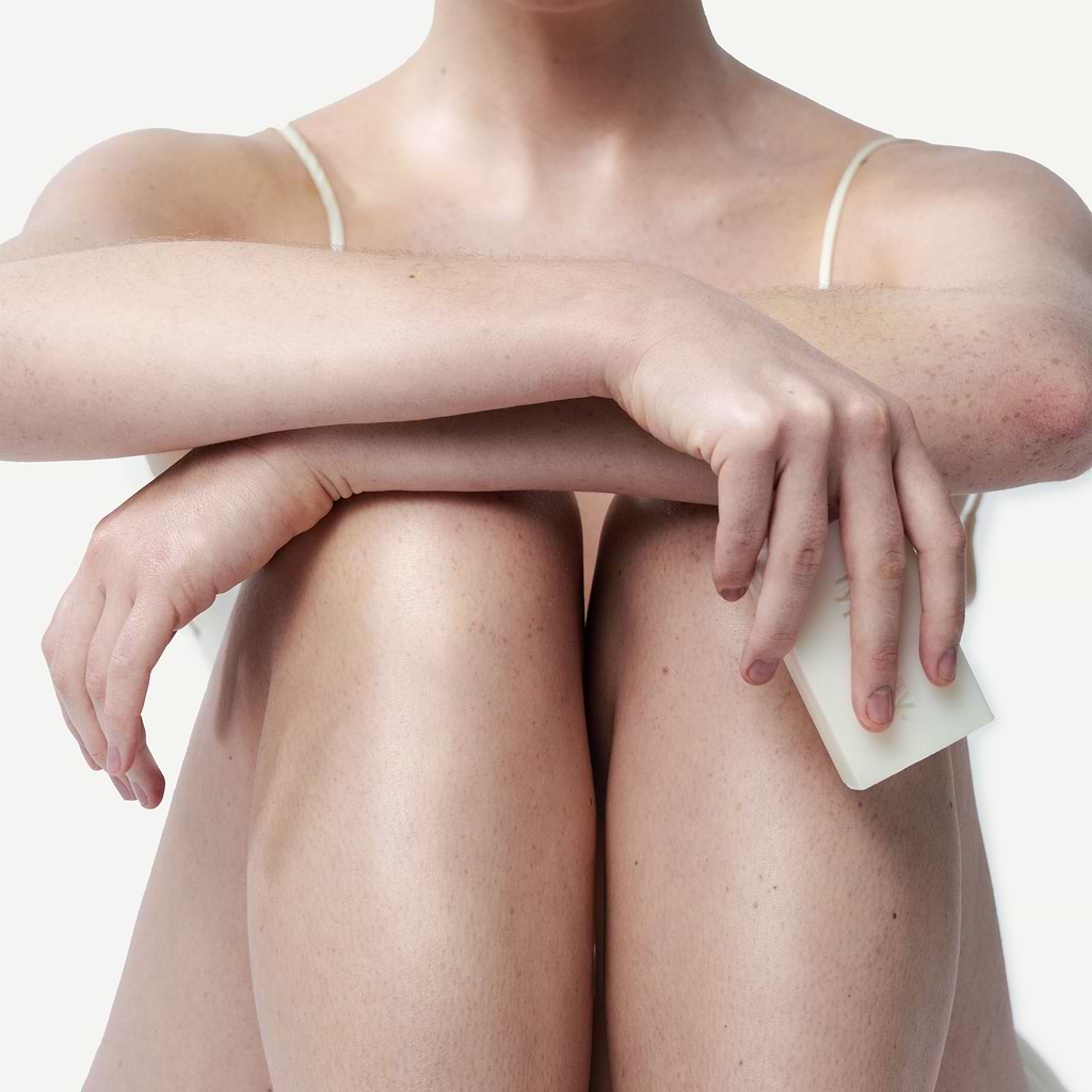 typology-pain-dermatologique-surgras-extrait-de-calendula-1-huile-d-amande-douce image 3