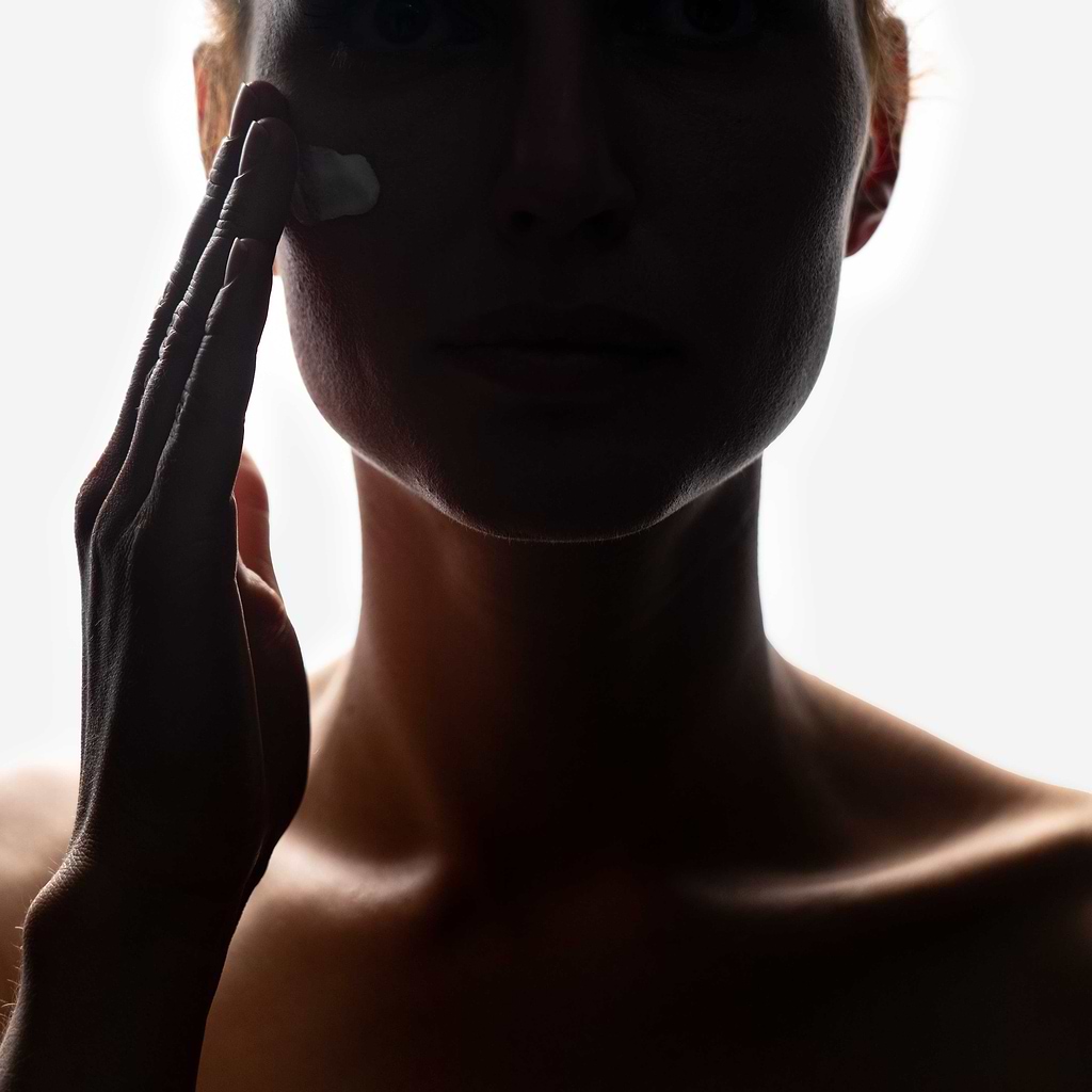 typology-cr-me-solaire-visage-spf50-acide-hyaluronique-et-aloe-vera-protection-h image 4